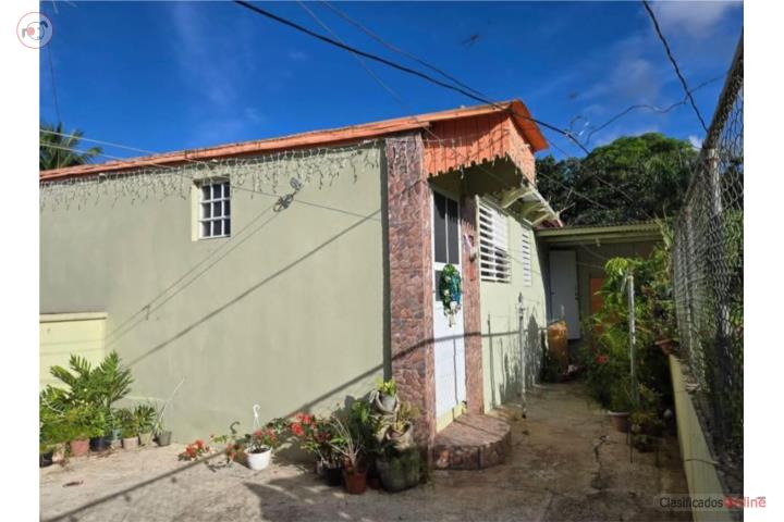House in Angeles, poblado, Utuado