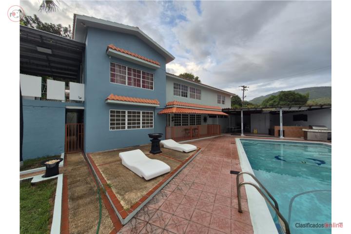 Casa en Ponce con piscina