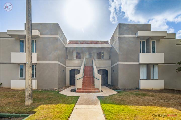 Area Dorado/Vega Alta- Amplio Apartamento