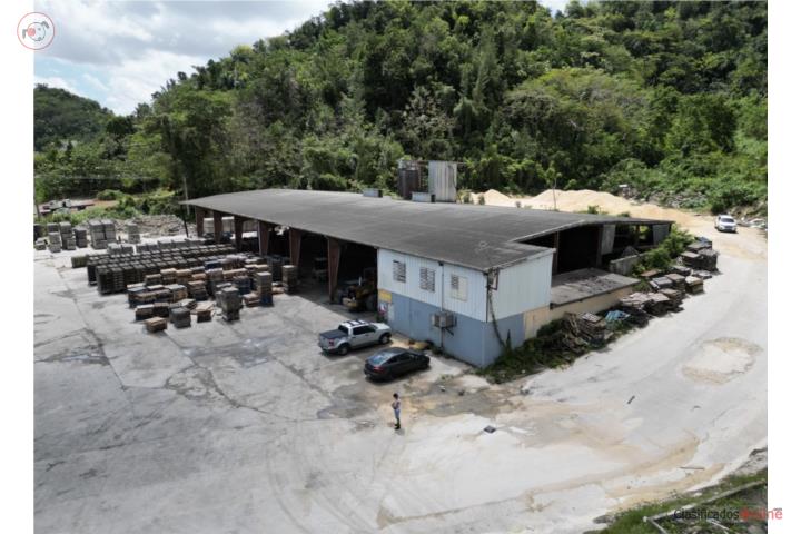 Commercial in Candelaria, Toa Baja