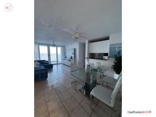 Bello apartamento con Balcón