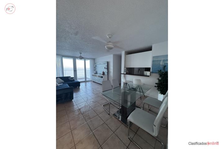Bello apartamento con Balcón