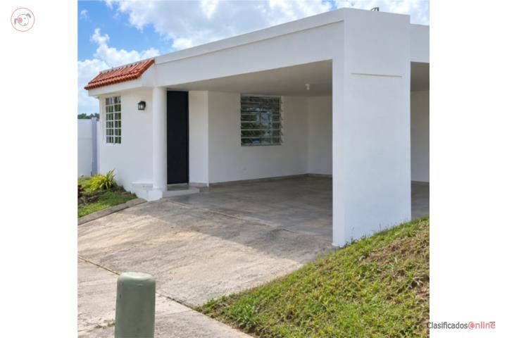 House in Lirios Cala, Juncos