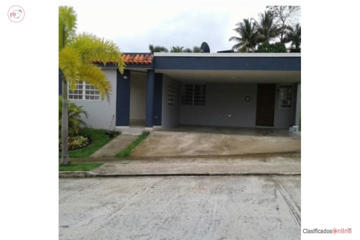 House in Lirios Cala, Juncos