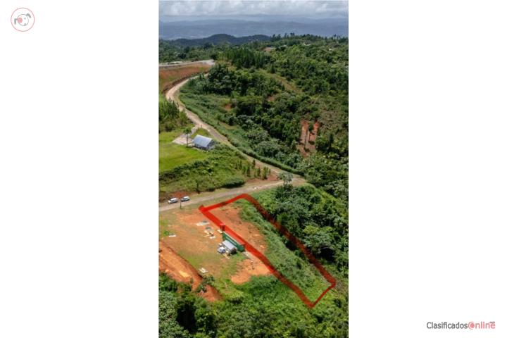 Terreno de 1,750m2 en Canovanas con Vista