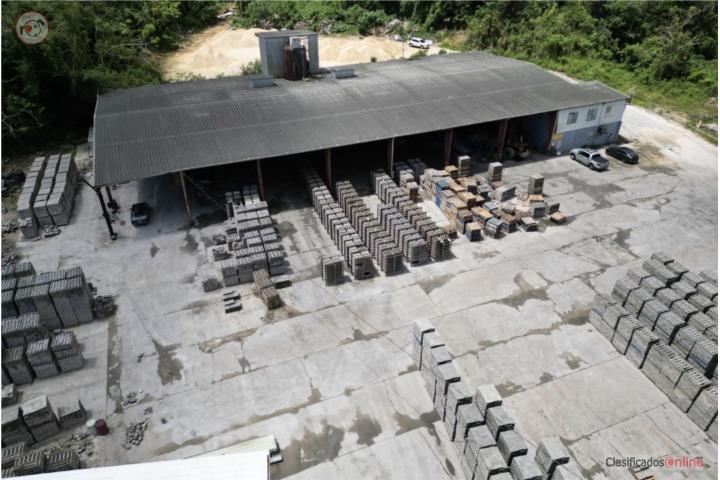 Commercial in Candelaria Arenas, Toa Baja