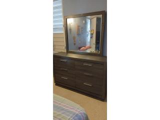 Dresser with mirror 