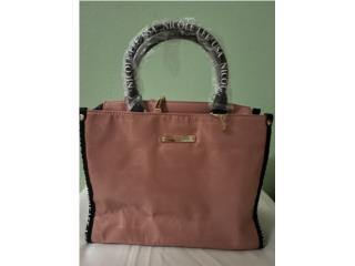 Cartera Nicole Lee , Puerto Rico
