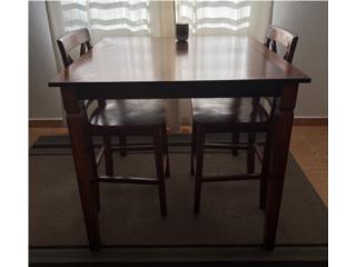 Juego de comedor dos sillas en madera 
