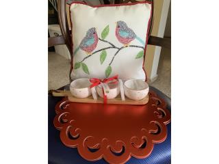 Cojin, 6 place mats y set de bowls pequeńos 