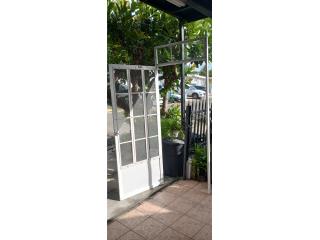 Puerta de screens blanca 97x37 con marco , Puerto Rico