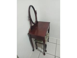 Vendo una coqueta pequeña de noche no la uso , Puerto Rico