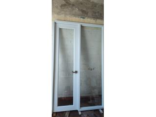 Puerta de aluminio doble 