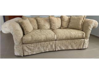 SOFA GRANDE COLOR CREMA ESTILO VICTORIANO /CO, Puerto Rico