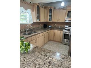 Gabinete de cocina en caoba