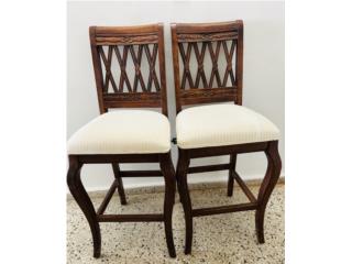2 bar stools 