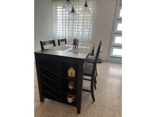 Juego de comedor cuatro sillas solo$300