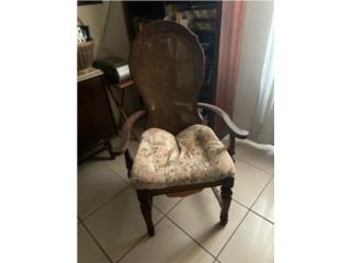 SIlla clasica elegante en madera caoba 