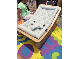 Wood Baby Rocker/ Mecedor de Madera de bebé 