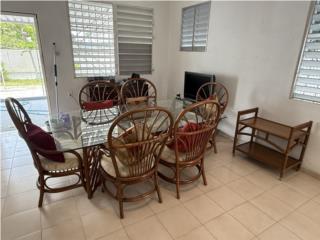 Comedor de 6 Sillas en Ratan, Tope de Cristal, Puerto Rico