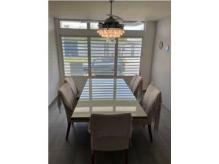 Juego de comedor (5 sillas) de Viva Carpets, Puerto Rico