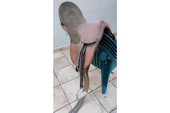 MONTURA CORRER CABALLOS SILLA CUERO COLOMBIAN
