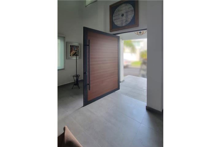Puerta Pivote para tu Casa o Negocio