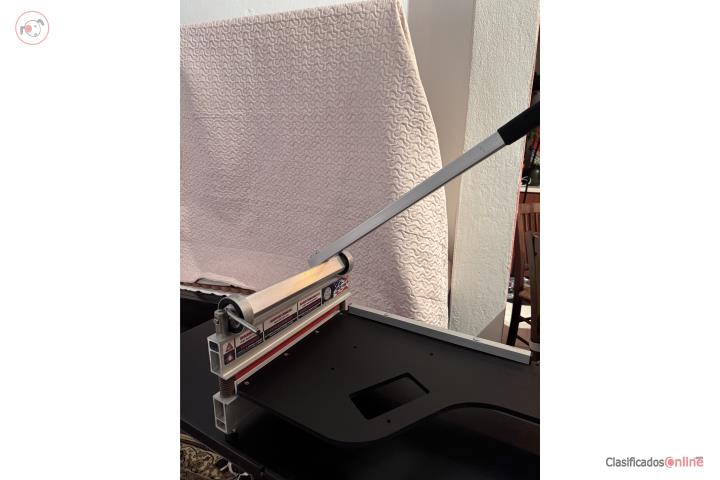 Cortadora para vinilo tipo guillotina. $80new, Puerto Rico