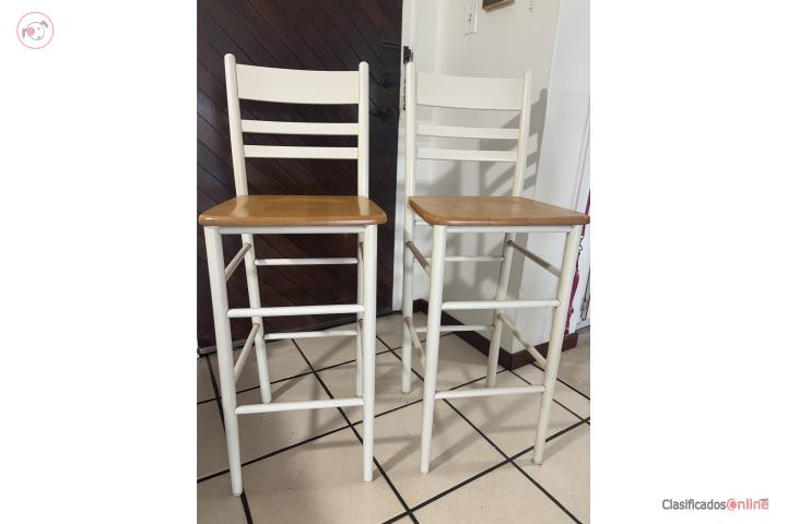 2 Bar Stools en madera, Puerto Rico