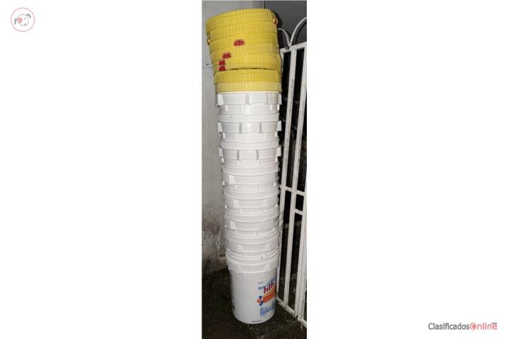 Pailas de cloro vacias para alamcenar, Puerto Rico