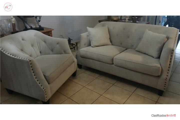 Juego de sala- love seat y butaca, Puerto Rico