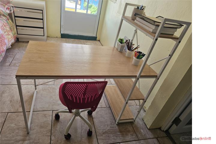 Escritorio con silla, Puerto Rico