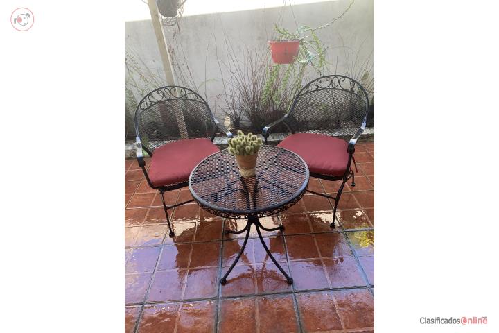 Juego de balcón de 2 sillas y una mesa, Puerto Rico