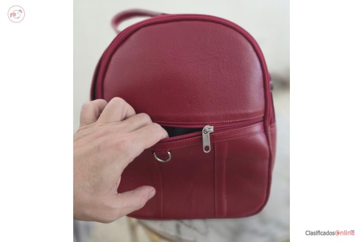 Cartera de cuero estilo mochila Solo $29, Puerto Rico