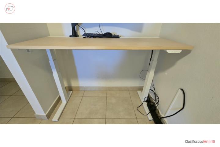 Escritorio eléctrico IKEA MITTZON, ajustable, Puerto Rico