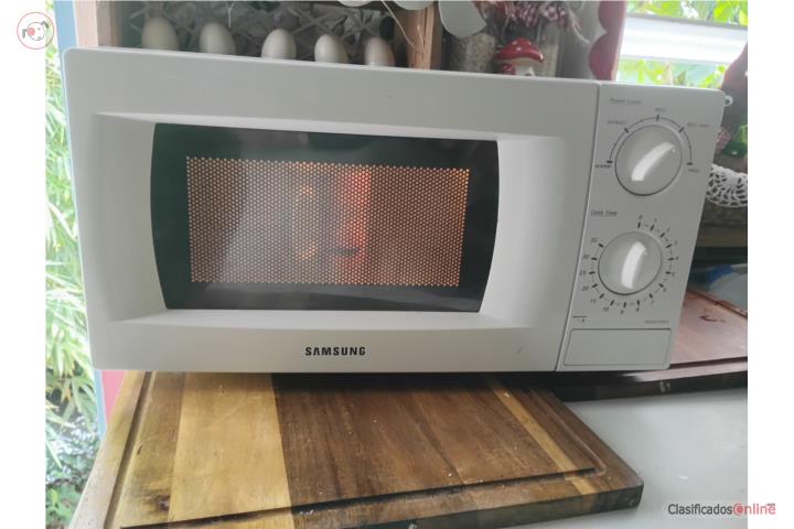 Microondas Samsung análogo mediano , Puerto Rico