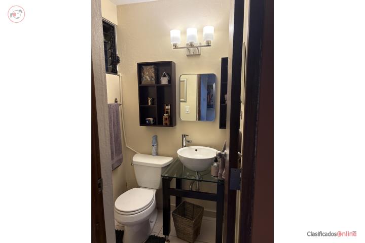 SE VENDE Vanity de cristal y madera, Puerto Rico