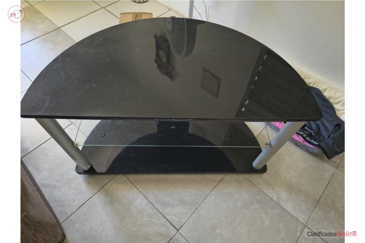 Estoy vendiendo una mesita de televisión , Puerto Rico