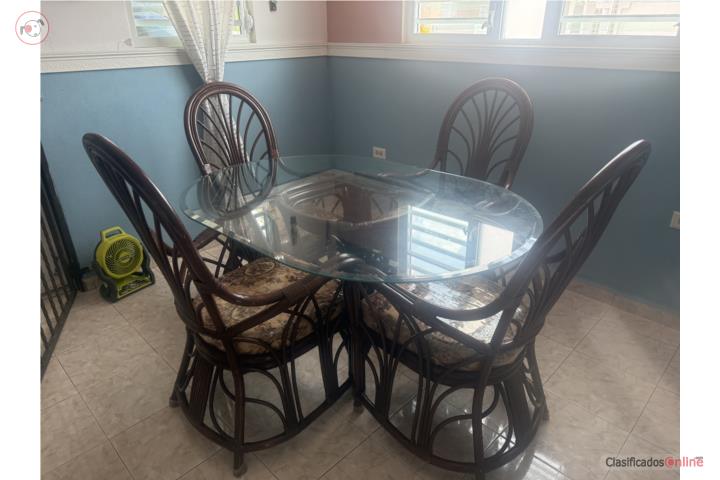 Juego de Comedor en Rattan , Puerto Rico