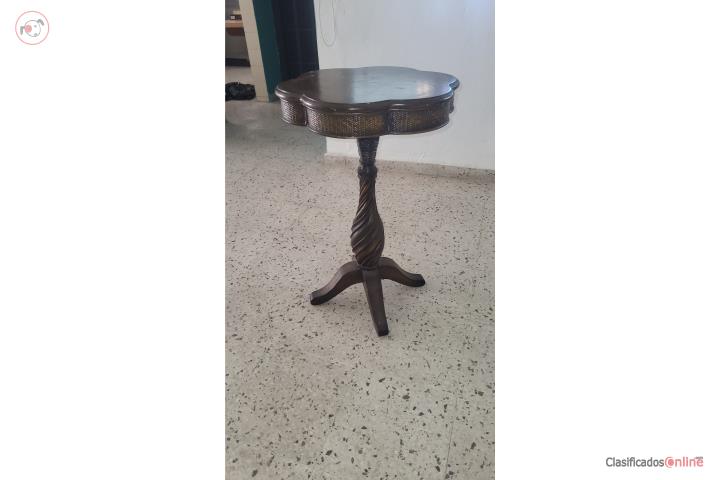 Mesita elegante, Puerto Rico