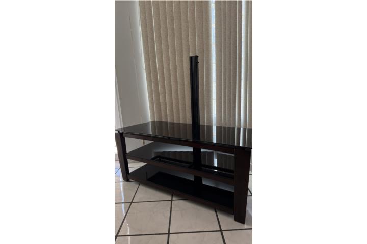 Mueble en madera solida y cristal para el TV