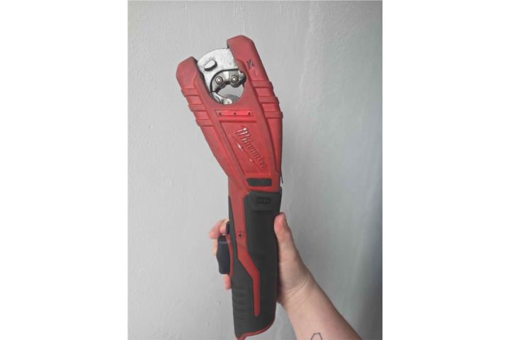 Cortador de Tubo de Cobre Milwaukee M12