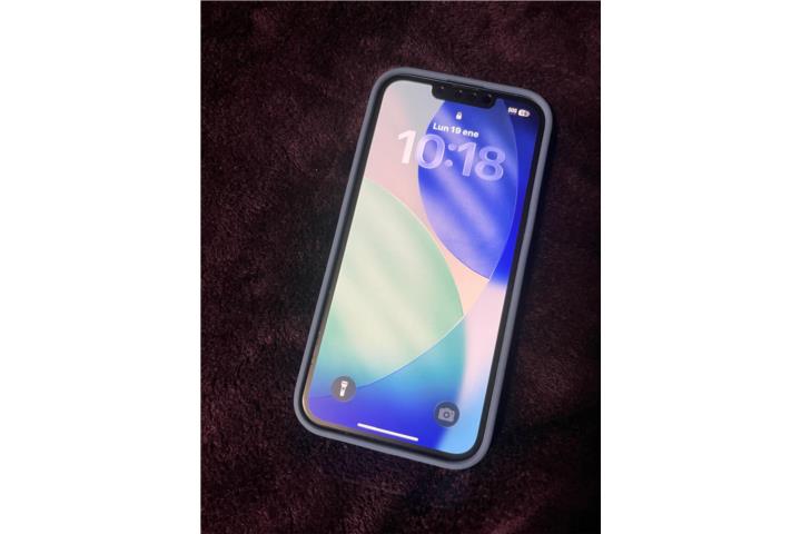 iPhone 13 Desbloqueado 300.00 con su cover!