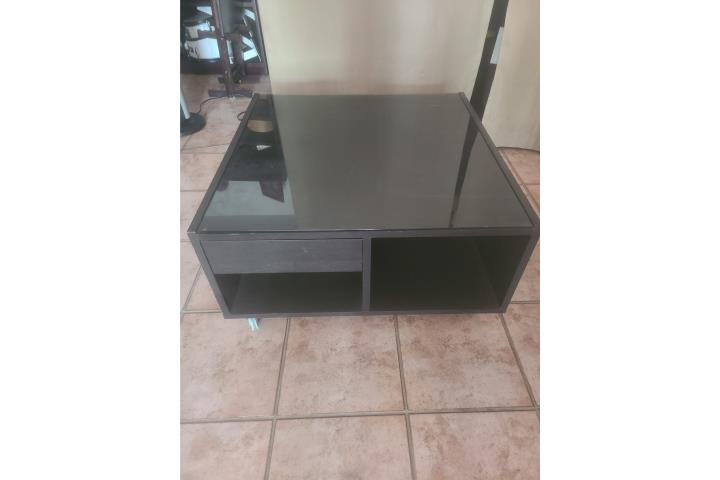 Mesa 'coffee table' de IKEA.