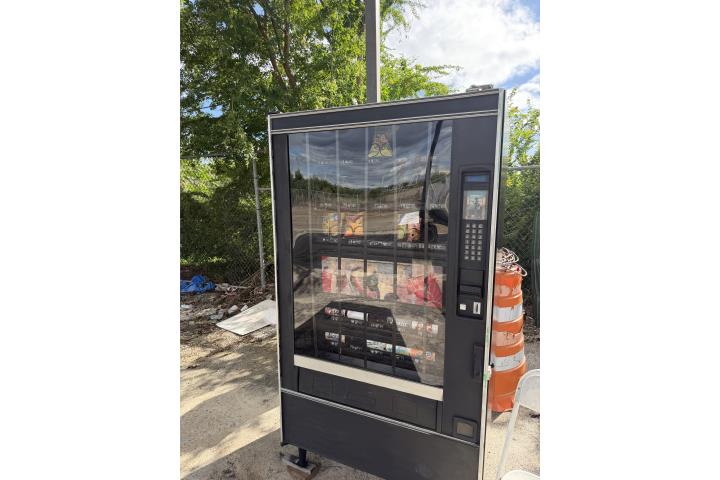 Vending machine crane