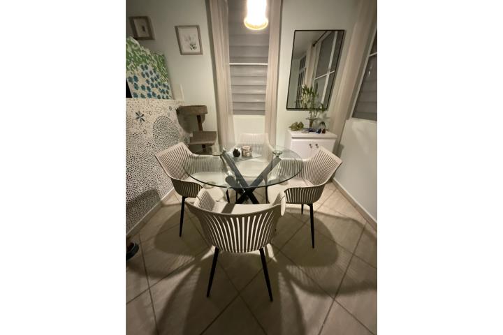 Hermoso Comedor como nuevo de Febus 400