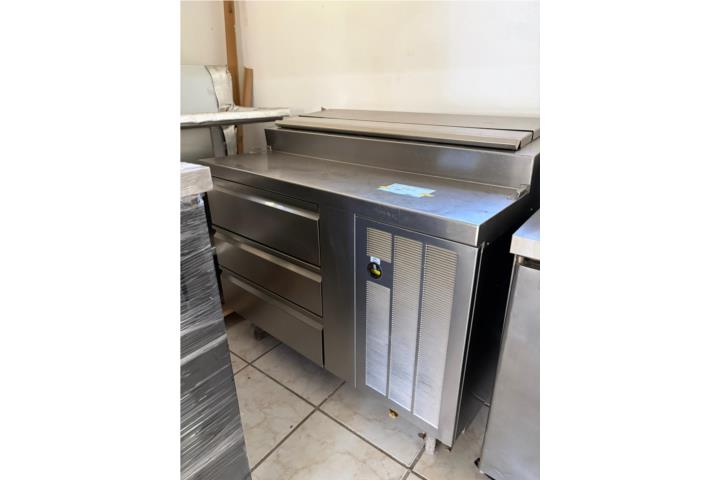 Pizza prep con 3 gavetas 939-640-9737, Puerto Rico