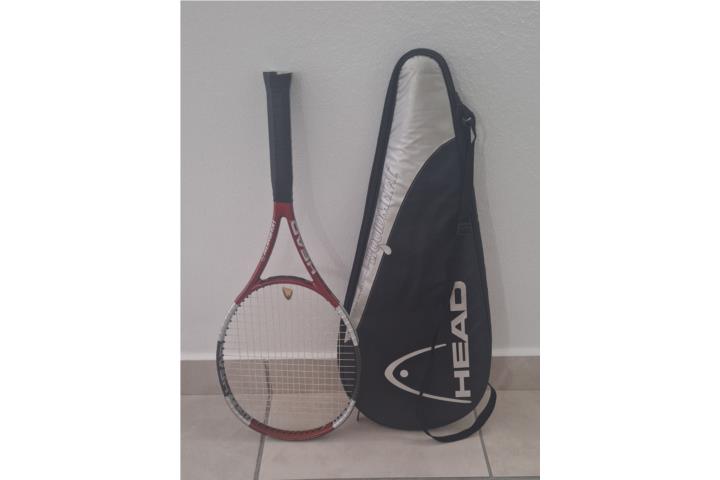 Raqueta de tenis y bulto, Puerto Rico
