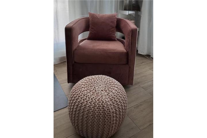 HERMOSA BUTACA color salmón $450 COMO NUEVA, Puerto Rico