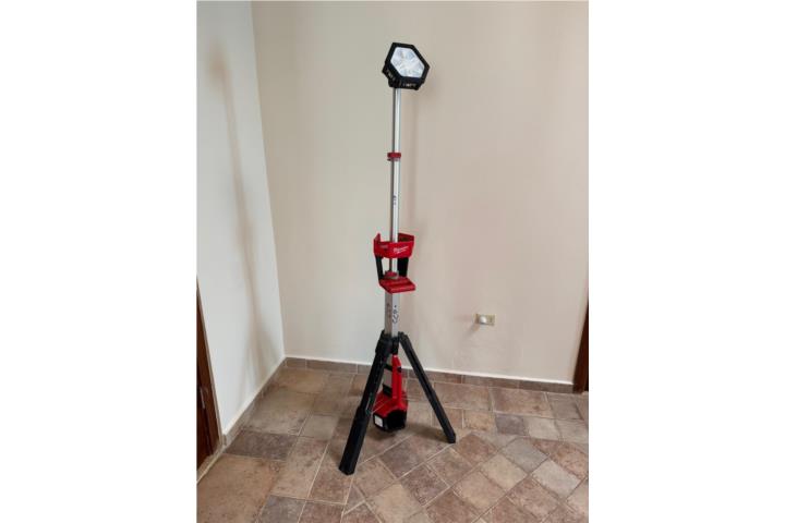 Milwaukee Cordless Tower Light (Tool-Only), Puerto Rico